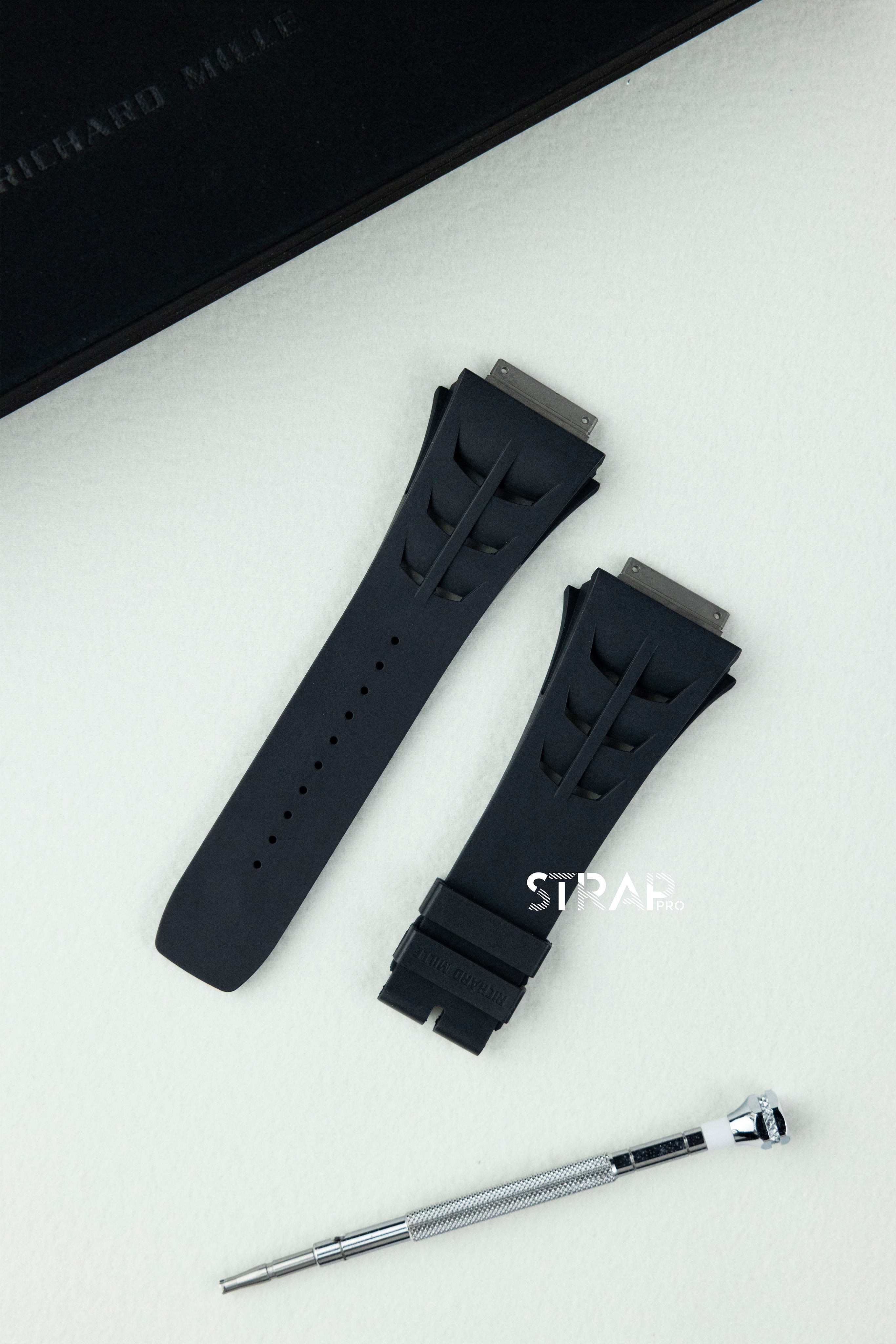 RM11-03 (Rubber)