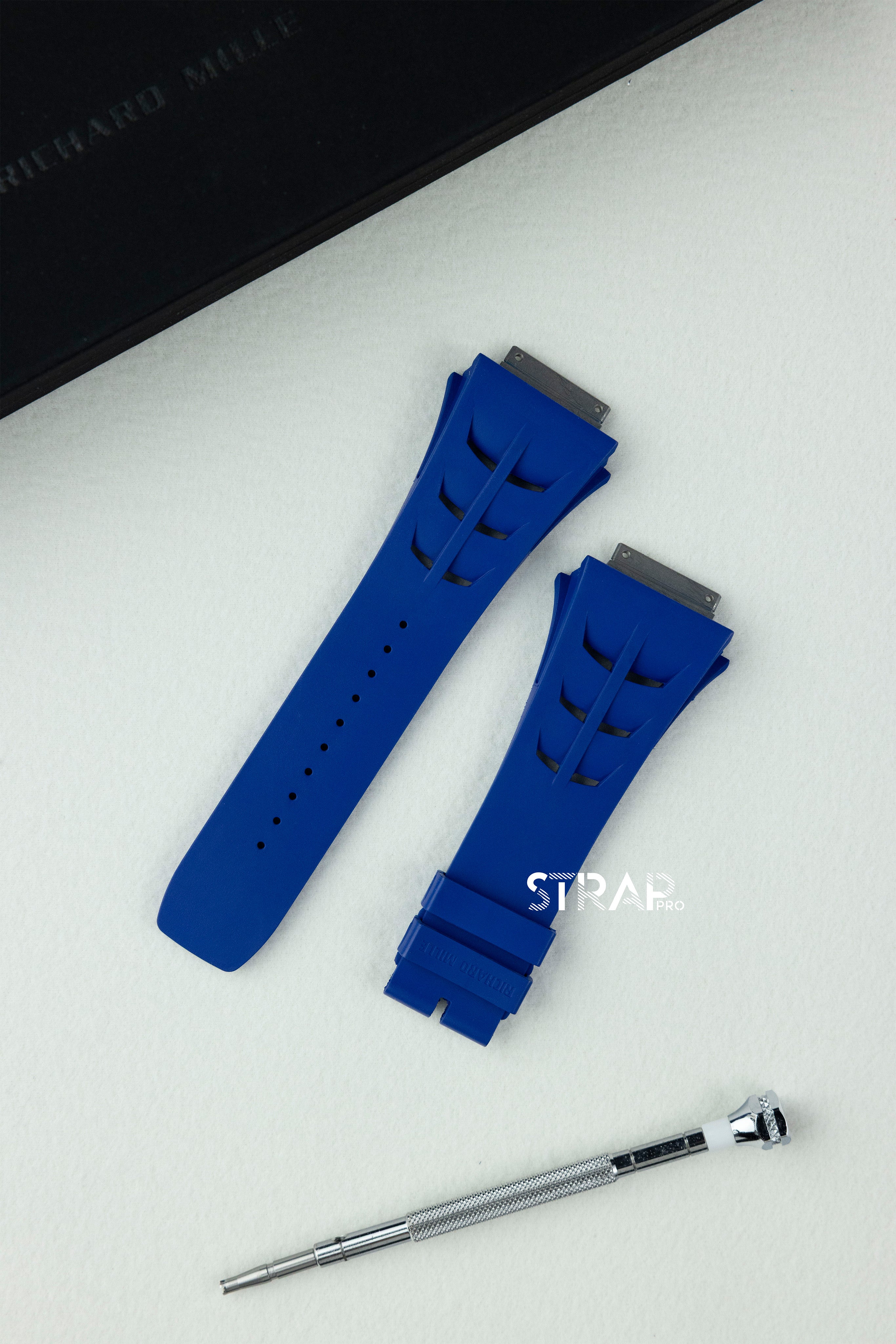 RM11-03 (Rubber)