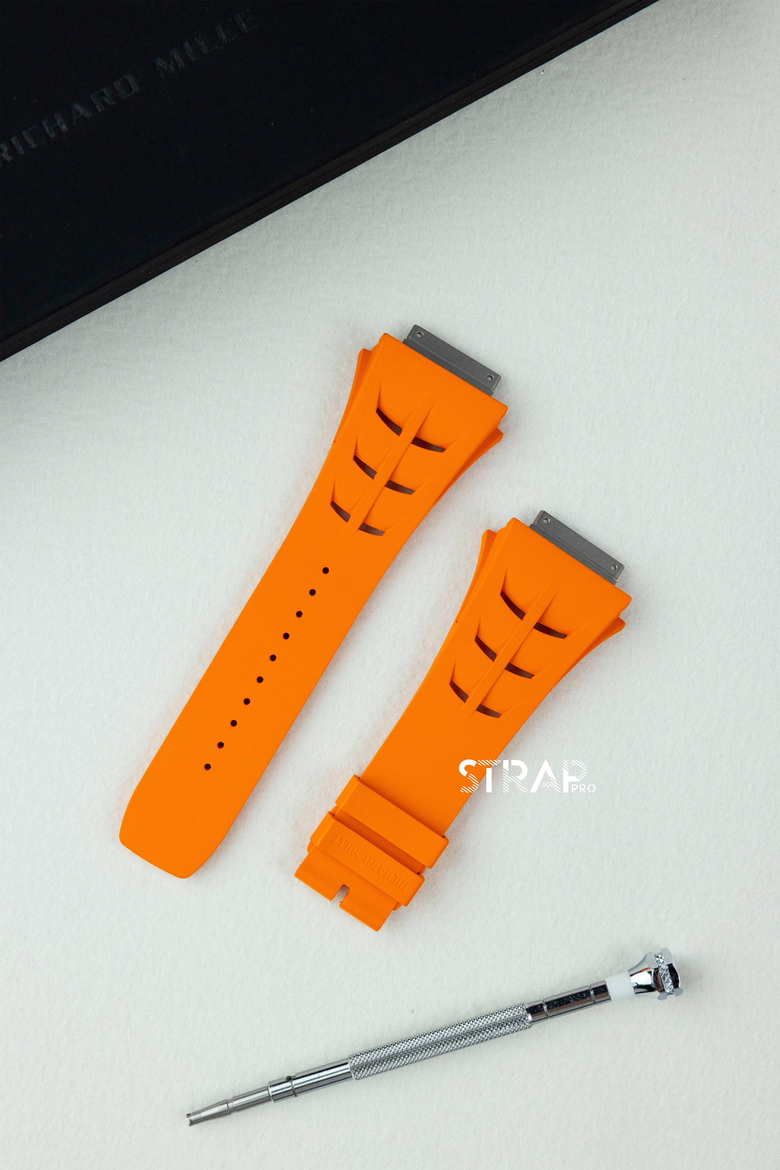 RM11-03 (Rubber)